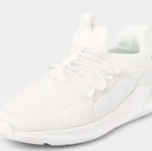Running Sneakers White size YOUTH 4