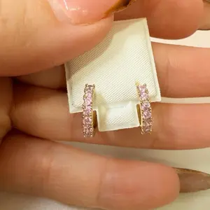 81. 14K Gold-Filled Mini Heart Huggies. Laminado 14k