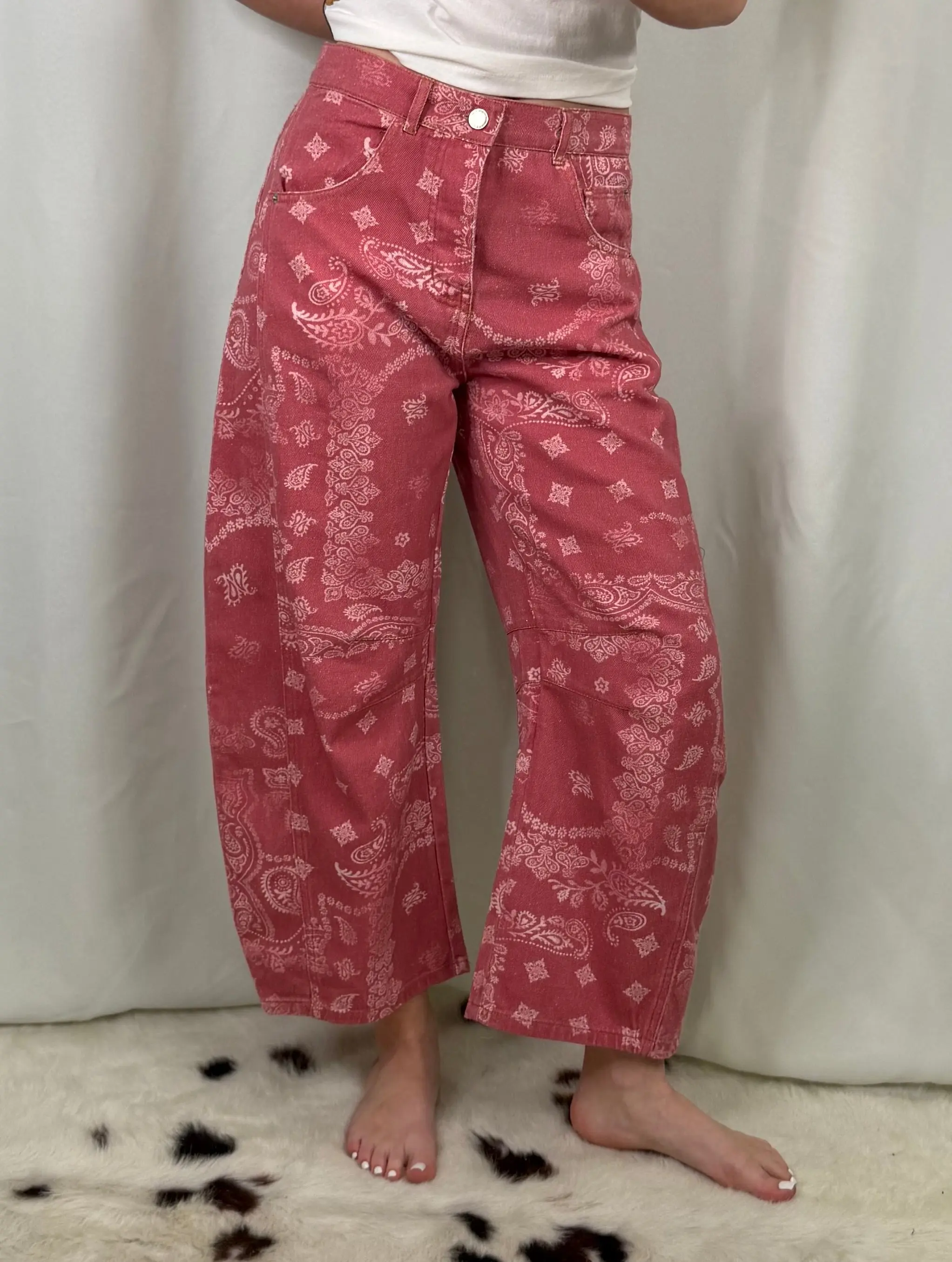 Women's Vintage Baggy Barrel Bottom Denim Pants - Dusty Rose, Loose Fit Silhouette, Bandana Print Detailing, Lived-In Look, Casual Top Pairing Comfortable Everyday Wear