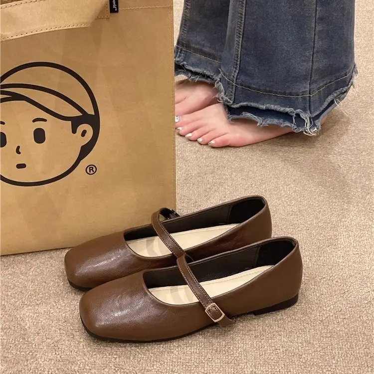 Mary Jane women's shoes 2026 spring new style, suitable for skirts, French low-heeled leather shoes, flat single shoes, gentle evening shoes