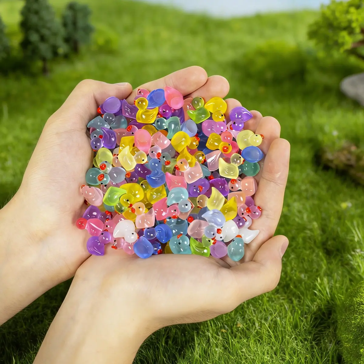 50pcs Glow-In-The-Dark Mini Resin Ducks, Miniature Resin Ducks, DIY Decoration, DIY Projects, Holiday Gift, Prank Game, Garden Decor, Garden Accessories, Party Supplies, Christmas Outdoor Ornament