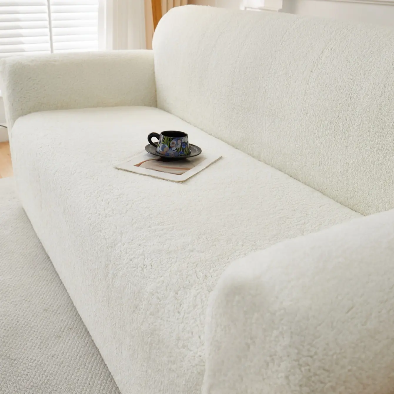 Plush Sofa Cover for Pets, Winter Thick Fabric, Anti-Dirty & Dustproof, Fits 1/2/3/4 Seater Sofas, Rich Colors, Warm & Cozy, Soft Sofa Protector, Dustproof Couch Protector