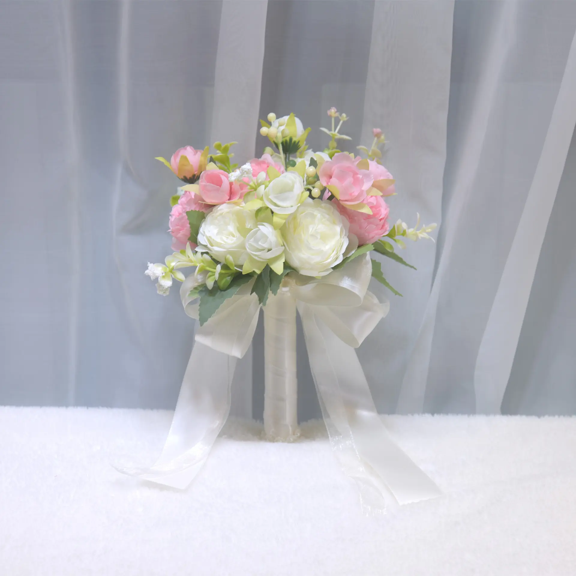 163 Spring Blossoms Small Milk White+Pin