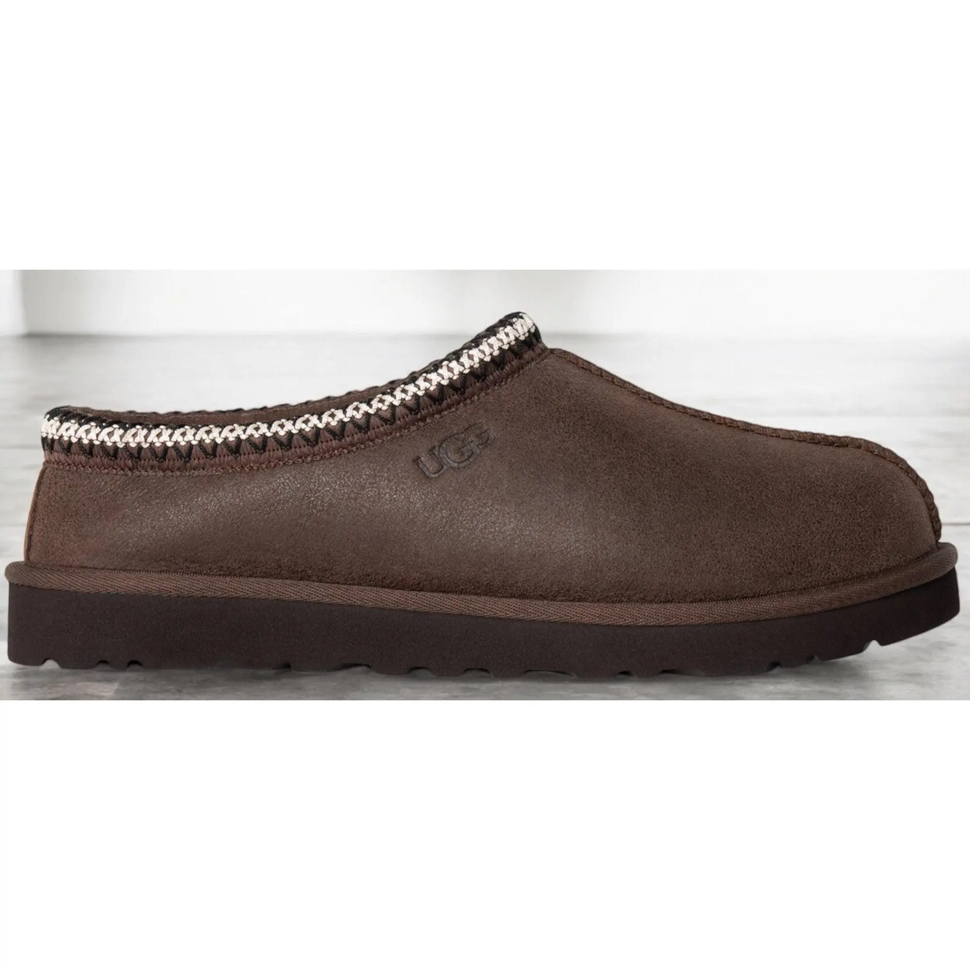 [1158172-BCDR] MENS UGG TASMAN DISTRESSED SLIPPER 'BURNT CEDAR'