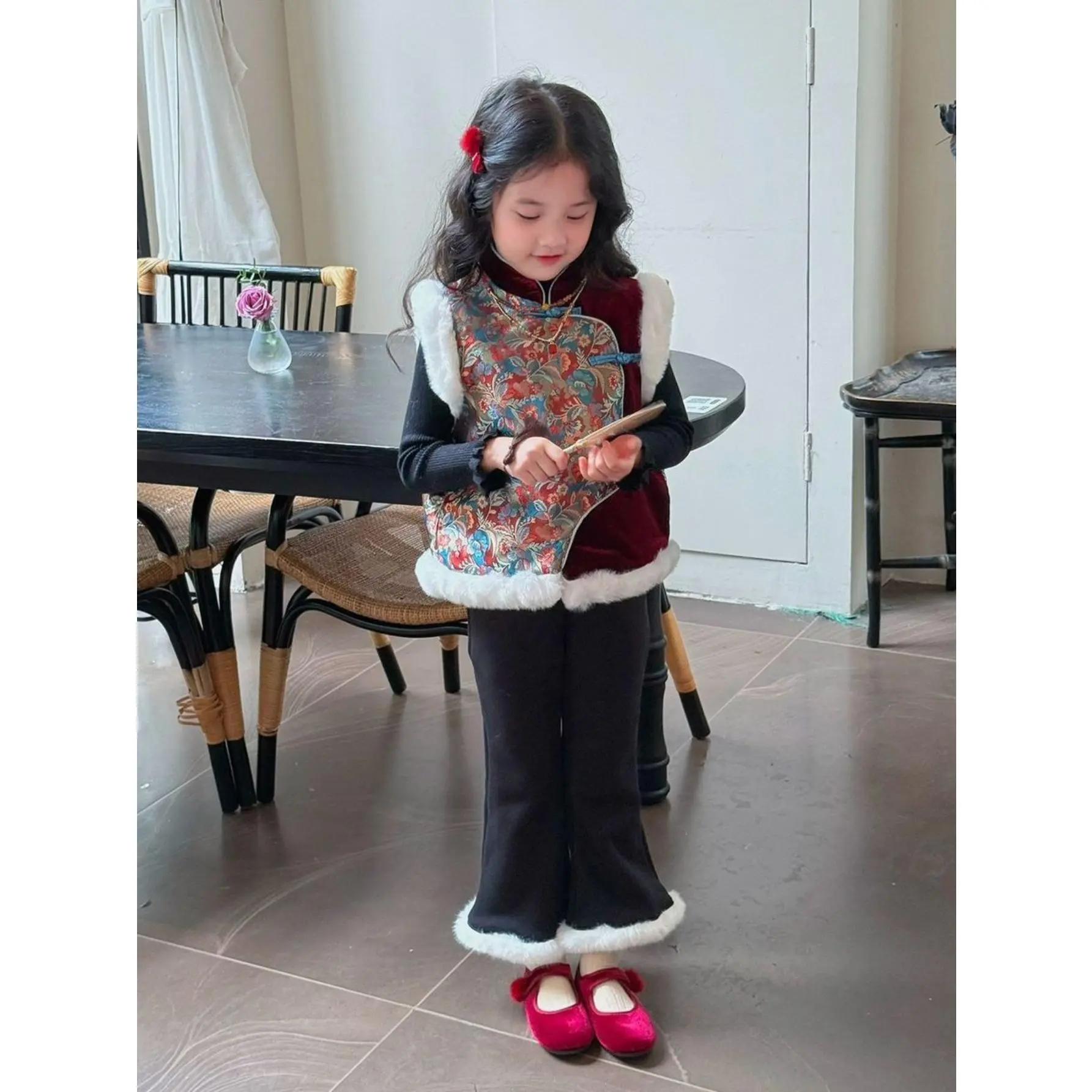 NEWGirls' Chinese Hanfu Winter Vest - Thickened Warm Stand Collar Vesture, Traditional Chinese Clothing for Cultural Dress, Birthday & Casual Attire, Machine Washable for Young Girls ( & Little Girls)