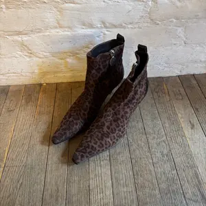Vintage Suede Leopard Print Kitten Heel Booties