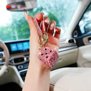 Bling Bling Dice Keychain, Sparkling Crystal Car Key Ring, Cute Bag Charm, Stylish Accessory for Keys and Bags, Perfect Gift Idea