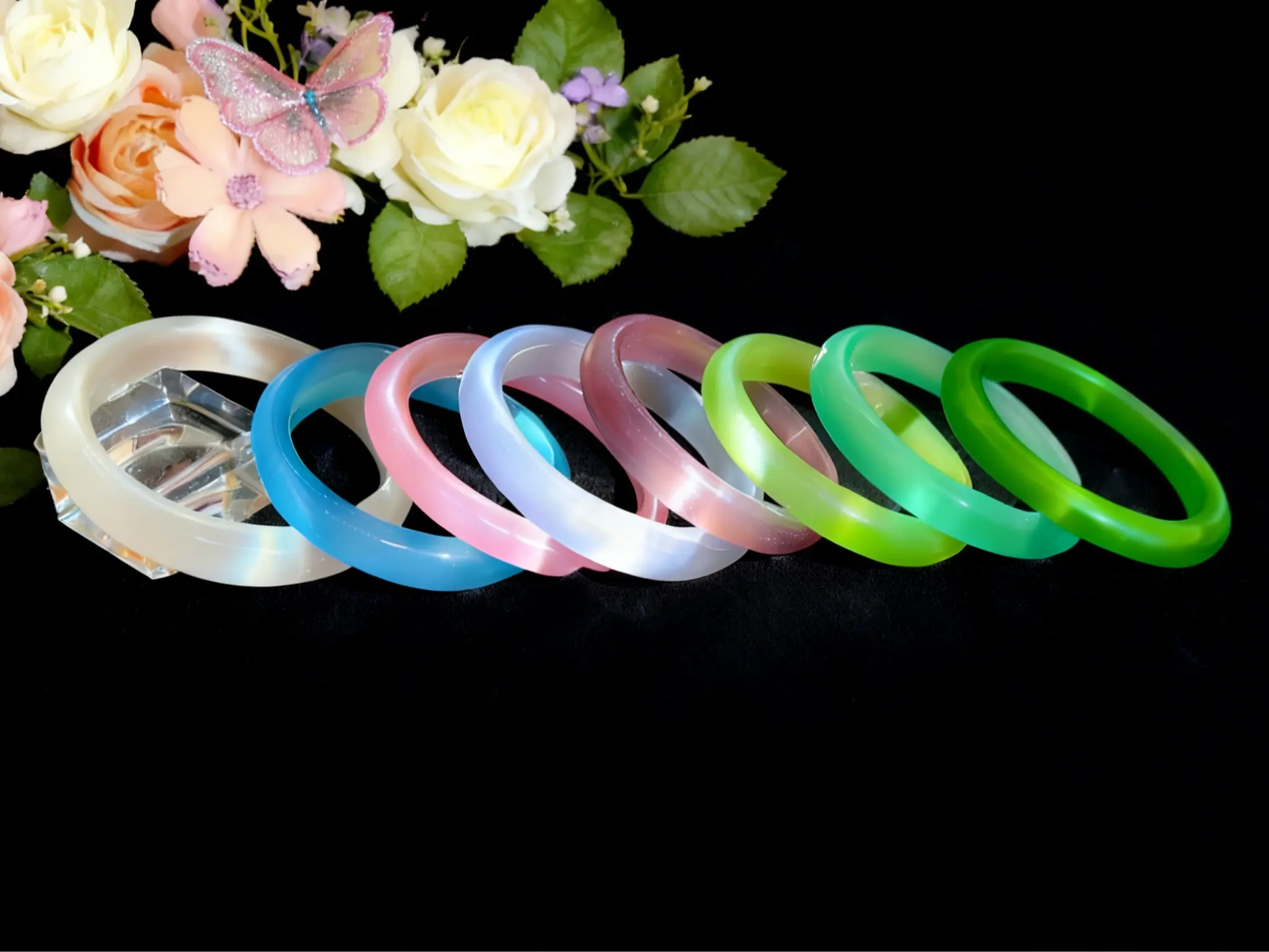 Cat Eye Bangle for Women Stylish Subtle Look Versatile Accessory for Everyday Wear Fashionable Design