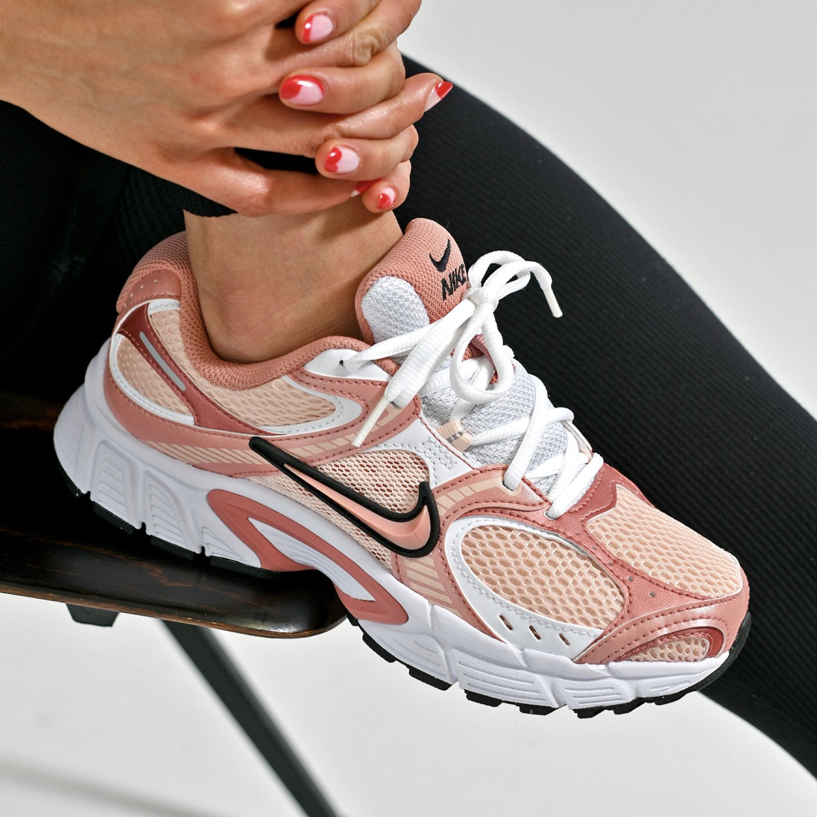 Nike V5 RNR Washed Coral IF2330-600 Women's Fashion Sneaker New