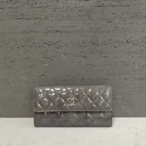 Pre-owned CHANEL Patent Shoulder Bags 7.8'' R1439 Shoulder Bag C14303366367 0325 T1 Chloe