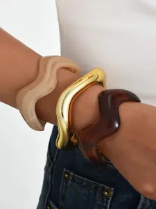 Vintage Wavy Acrylic Resin Glamourous Bangle Bracelet for Women, Minimalist Stackable Cuff, Trendy Y2K Aesthetic Wrist Jewelry, Lightweight Daily Wear Accessory, Chic Boho Style Bracelet for Party Vacation, Perfect Gift for Her