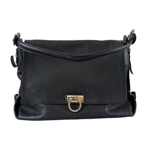Pre-owned SALVATORE FERRAGAMO Calfskin Shoulder Bag Black Silver Clasp 52991101