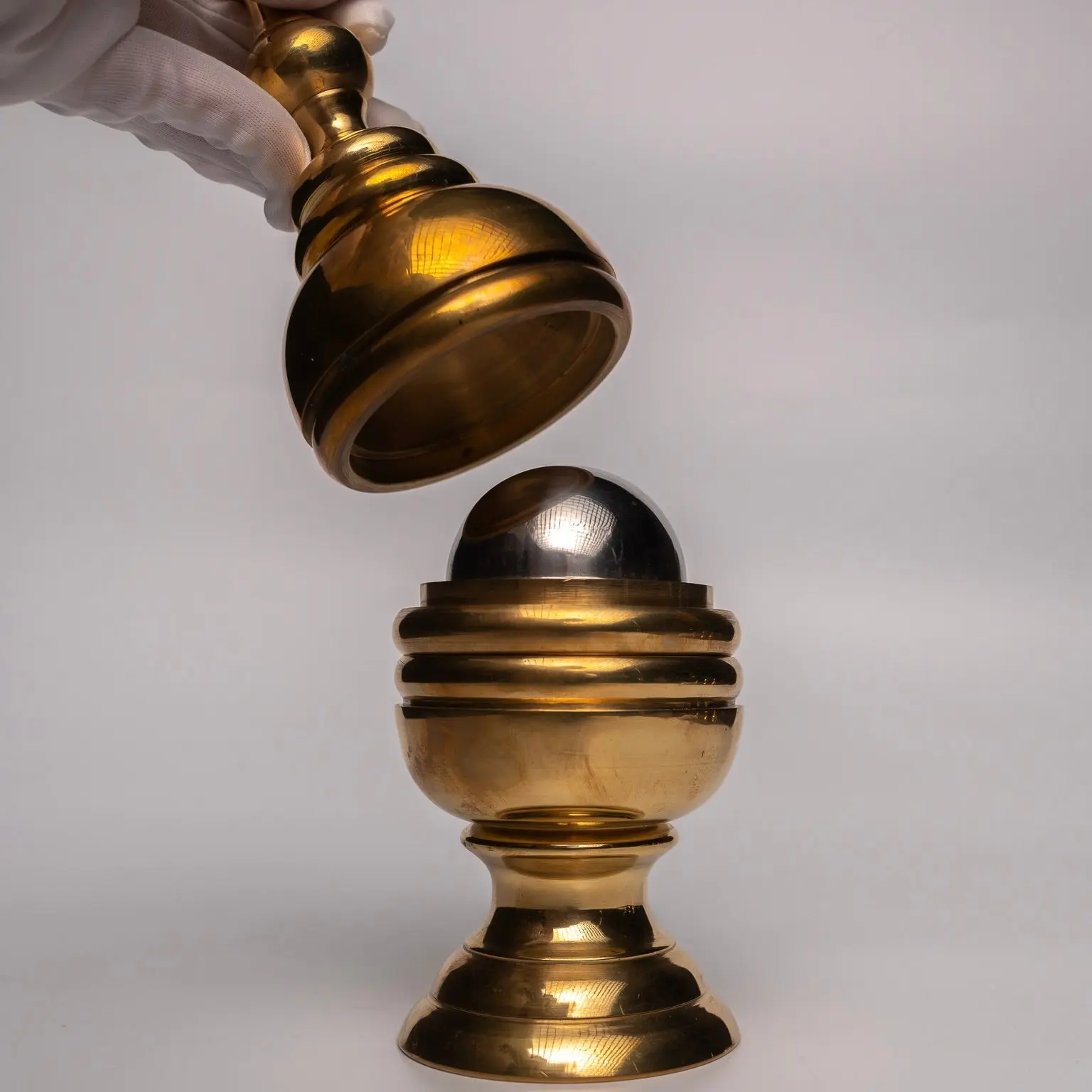 Magic Makers Majestic Giant Ball & Vase