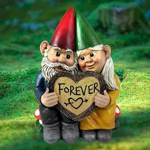 Romantic Resin Garden Gnome Couple Statue, Collectible Outdoor Tabletop Decor for Valentine's Day Gift, Unique Home Decoration