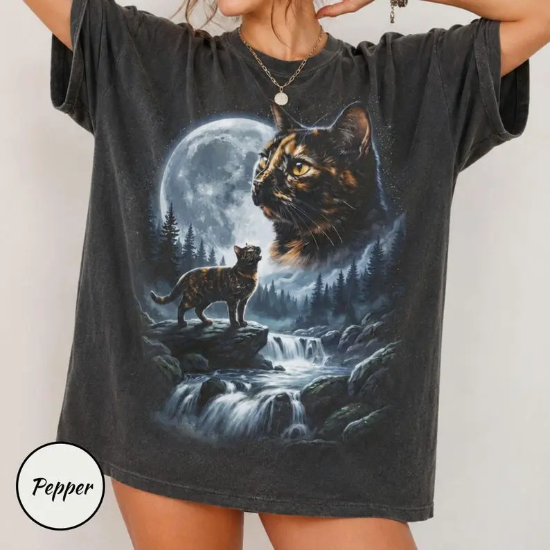 Comfort Colors Tortoiseshell Cat Howling to the Moon TShirt, Funny Tortie Cat T-Shirt, Halloween Gifts
