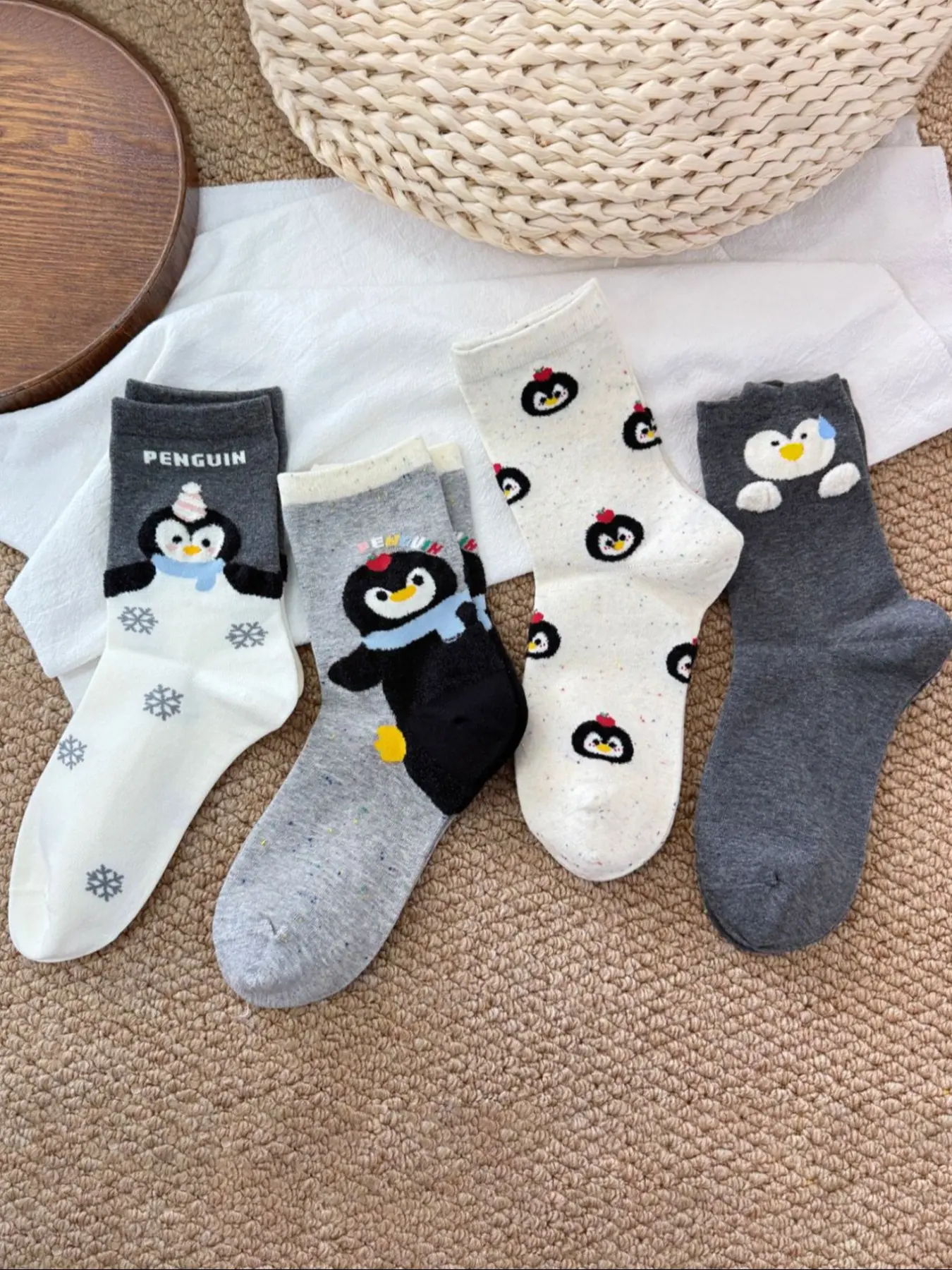 Women's Cute Cartoon Penguin Sock Sets, 4 Pairs Mid-Calf Casual Style, All-Season Wear, Fitted Design, Perfect for Daily Use, Soft Comfy Socks, Casual Stylish Socks, Sock Packs