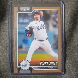 Topps Blake Snell Dodgers 75th Gold Year Variation 1917/2026 Series 1 2026 Baseball Card