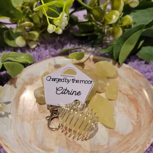 Crystal healing Keychain – Energy On-the-Go - Charged by the moon