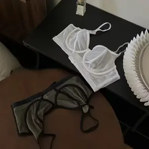 Bra for Women Transparent Ultra Thin Embroidered Lace Strapless Underwear Invisible Sexy Underwear Gift Chest Patch