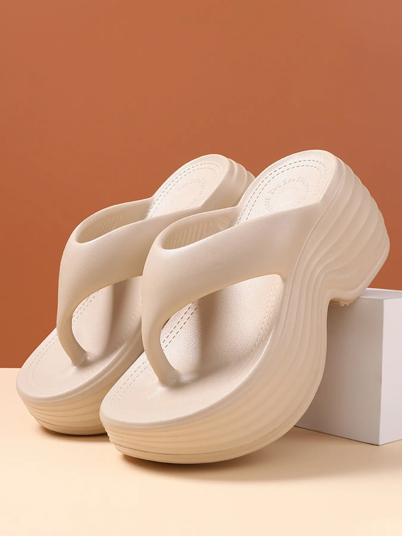 90s platform flip flops - TikTok Shop