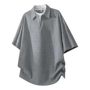 Men’s solid-color polo shirt with a turn-down collar and V-neck, faux two-piece design; diamond jacquard texture fashion casual sports T-shirt—simple, versatile, comfortable, and breathable; suitable for work commutes, outdoor activities, and everyday hom