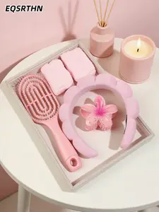 This hair care set features a hollowed-out massage comb paired with a cloud hairband and a plush wristband. It is soft and skin-friendly, easily creating a comfortable skincare and styling experience. It is a treasure item that enhances your daily happine
