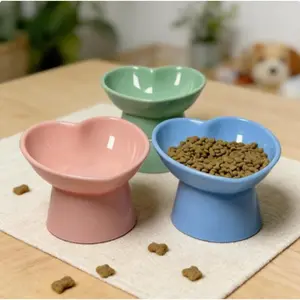 Tilted Heart-Shaped Cat Bowl with Stand - 1 Piece Pet Feeding Bowl for Indoor & Outdoor Cats