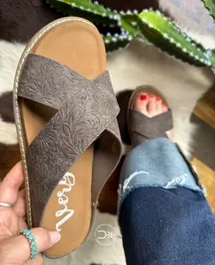 Twaney Sandals ~ Charcoal