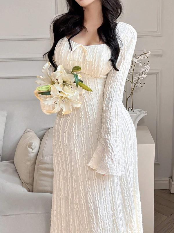 Elegant Women's Knitted Dress, French Style Waist Cinching, Square Neck Bow Tie Flare Sleeves, Slim Fit Party Dress