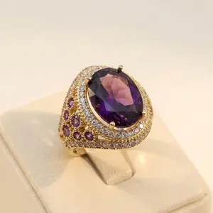 Vintage amethyst ring, skin-friendly and pressure-free, luxurious vintage jewelry, dazzlingly sparkling.
