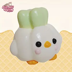 Garlic Clove Chick Squishy, Food-Grade Silicone Slow-Rising Rebound Squishy, Sticky Squeeze Toys Gift, Fidget Toys for Stress Relief, Non-Toxic Sensory Toys (1.23oz/35g)