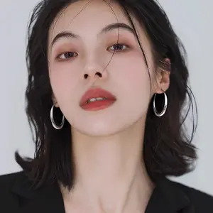 Hypoallergenic Hoop Earrings Dainty Luxury Plain Circle Earrings