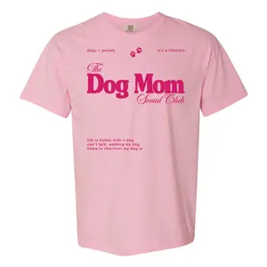 'Dog Mom Social Club' T-Shirt