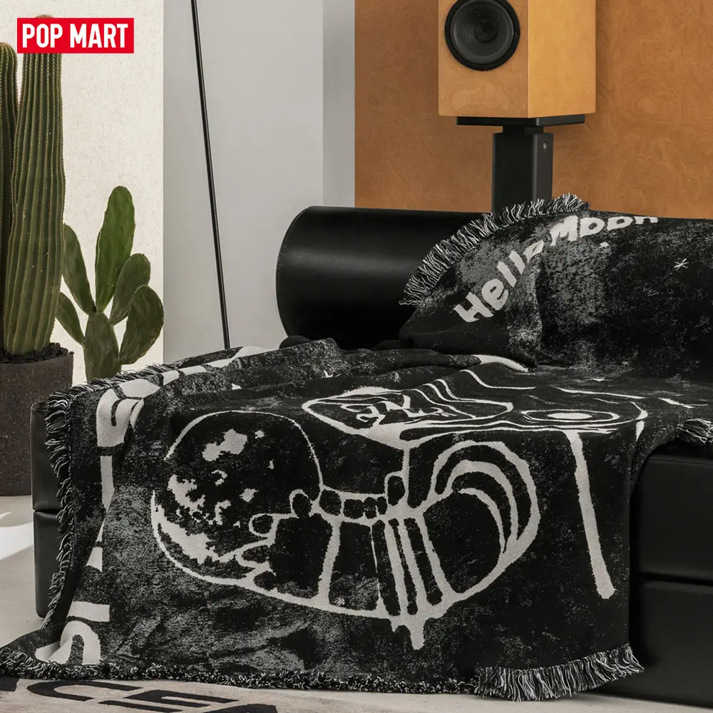 POP MART MEGA SPACE MOLLY Hello, Moon Blanket