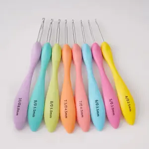 Plastic Bent Handle Small Lace Crochet Hooks Set, Large Yarn Knitting Hooks 8 Pieces, Ideal for Handmade Crafts, Handicraft and DIY Projects