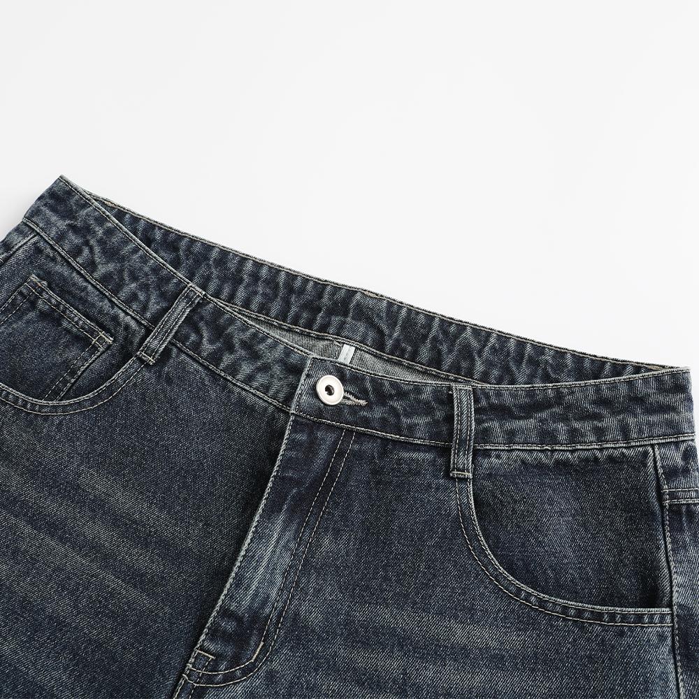 Men's loose straight-leg jeans, vintage style, suitable for street casual wear.