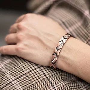 Women's Copper Magnetic Bracelet 99.99% Pure Solid Copper Hypoallergenic Nickel Free Adjustable 9.06" Length Fashionable Daily Accessory Perfect Family Gift for Valentine's Day Christmas