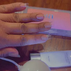 Aillsa StayBond Press On Nail Kit with Gel Glue & UV Lamp – Strong Hold, Salon Finish, Long-Lasting DIY Salon Nails at Home