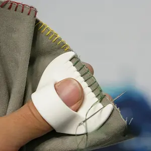 Durable Plastic Sewing Thimbles, 1 Count Ergonomic Handle Smooth Surface Sewing Aid, Sewing Accessories for Beginners & Advanced, Sewing Supplies Crafts