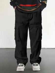 Men’s cargo pants for spring and autumn, featuring multiple pockets and zippered detailing, a loose straight cut. Streetwear styling, outdoor functional looks, and skate/street brand outfits for going out.