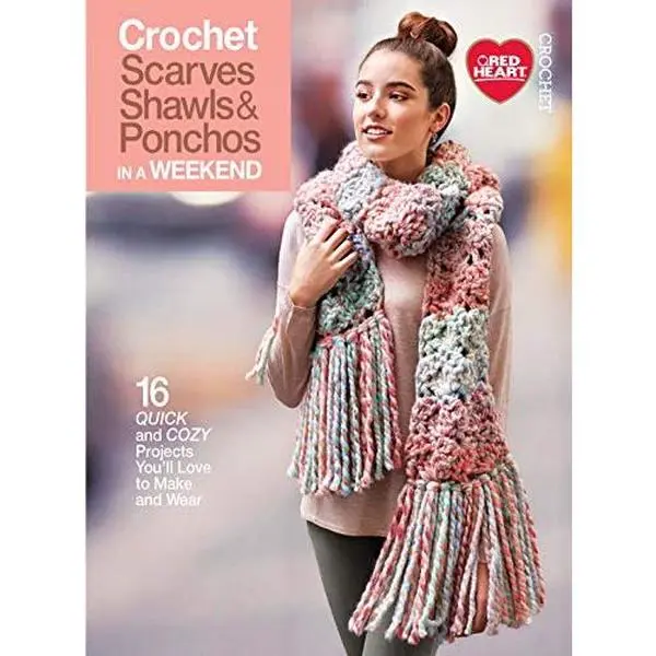 USED Paperback Book - Red Heart Yarns' Casual Unisex All Seasons Crochet Scarf Projects: 16 Quick & Cozy Lace Shawls, Super Scarves, Textured Wraps (No Extended Time Needed) - English