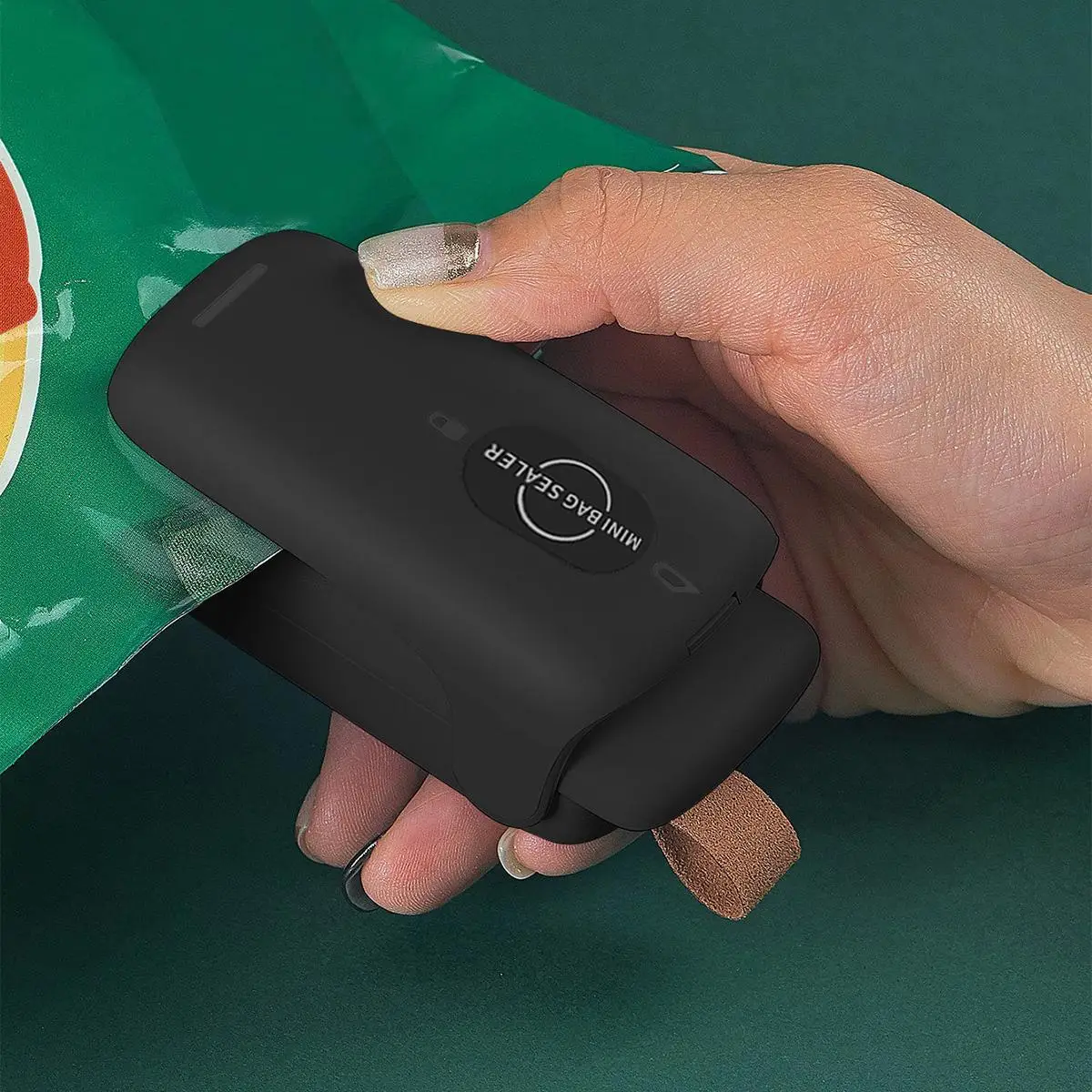 Portable Electronic Vacuum Sealer, Batteries Required Mini Handheld Plastic Sealer, Suitable For Thin Plastic Bags