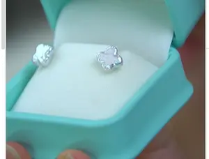 Natural freshwater pearl earrings