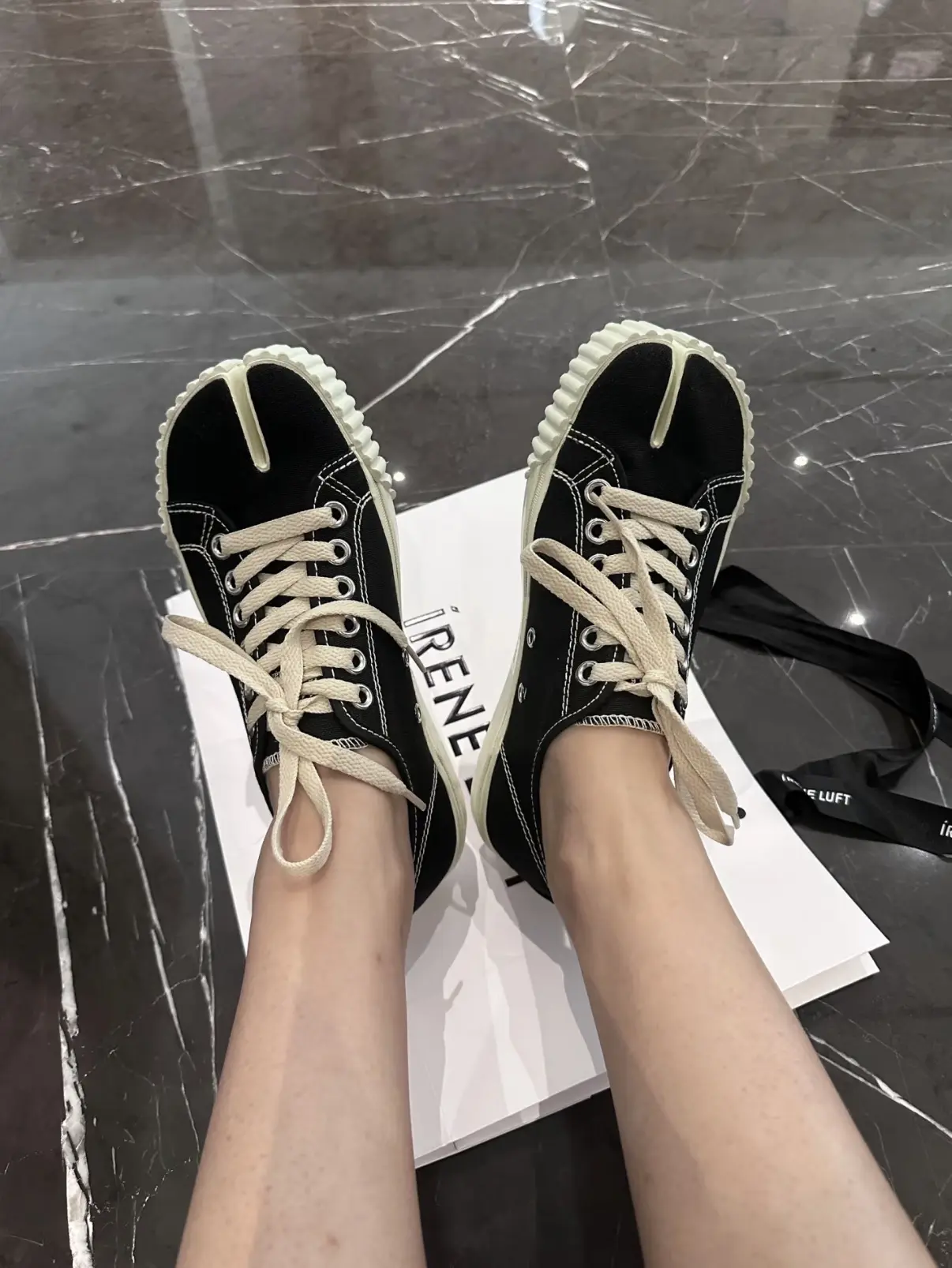 2026 New Trendy Canvas Sneakers, Black Low-top Lace-up Shoes, Lightweight & Versatile, Perfect for Casual Outings, Streetwear, Vacation & Everyday Matching for Ladies