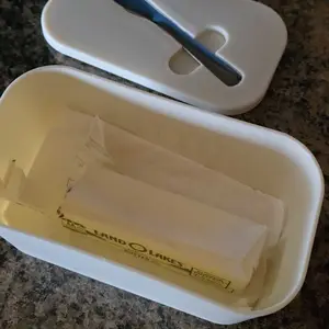 High-Quality Plastic Butter Dish and Knife Set, Food-Grade Butter Bowl Ideal for Home and Restaurant Use, Convenient Multi-Purpose Serving Tray and Utensil Set