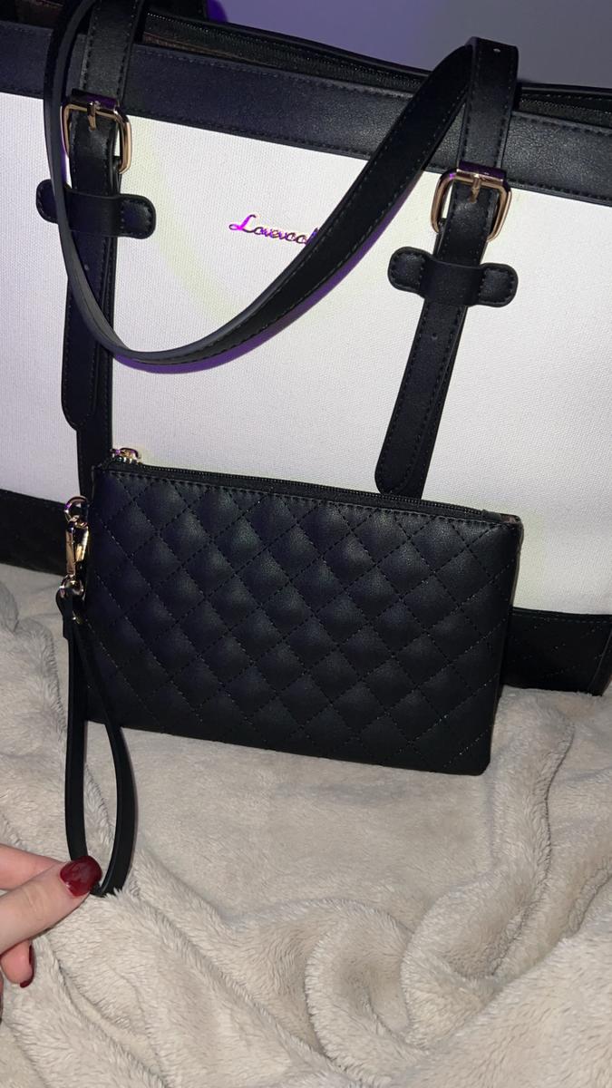 Item: Black & White, 15.6''