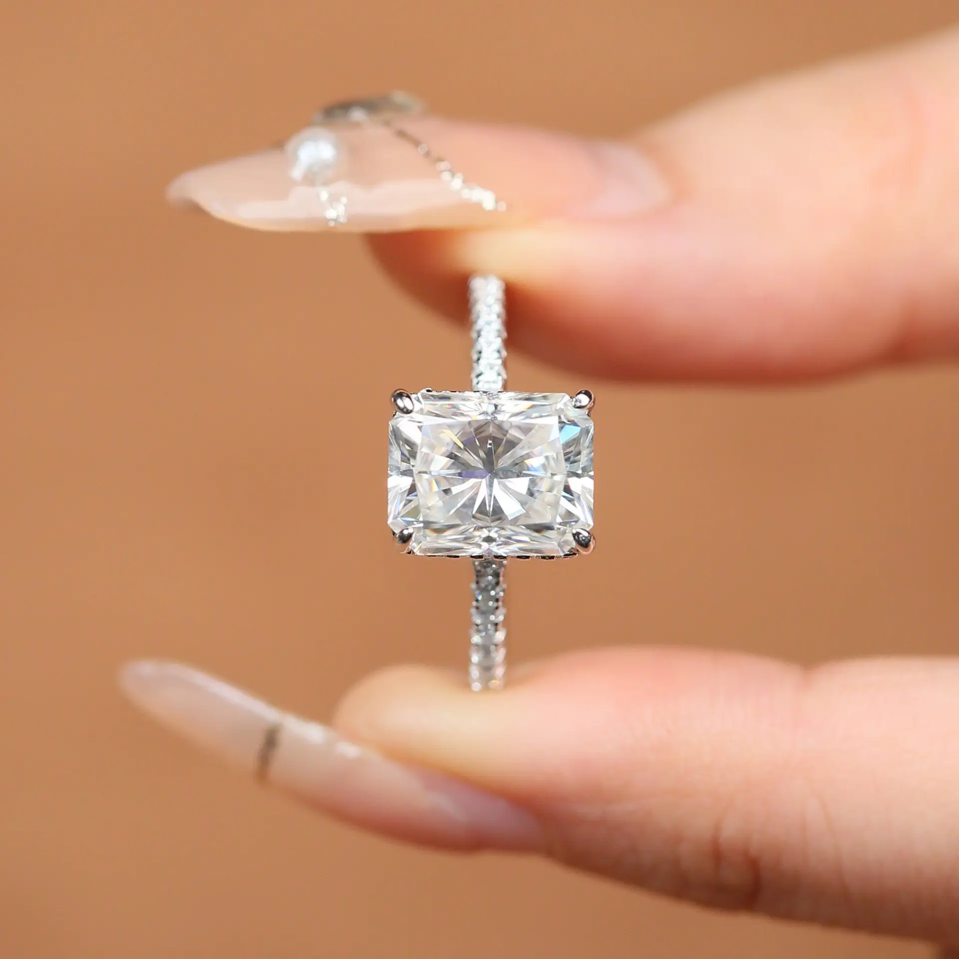 [EVA Jewelry]Radiant Cut 4CT 925 Sterling Silver Synthetic Moissanite Ring