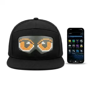 Programmable LED baseball cap with Bluetooth connectivity, smart voice control that displays text in real time, equipped with a high-brightness 16×32 display screen, capable of displaying your information in full color. Machine washable and detachable—per