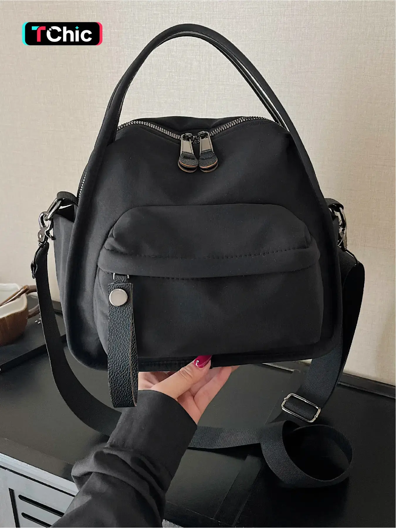 Fashionable casual handbag, retro style, daily adjustable shoulder strap, multi pocket shoulder bag, office workwear style, elegant commuter bag, simple crossbody bag, Versatile Shoulder Bags, Trendy Commuting Bag