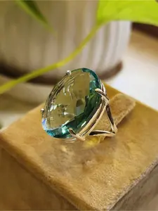 A Retro, Elegant and Simple Bohemian Style Ring, Featuring A Highly Exaggerated Polygonal Blue Cubic Zirconia Ring, Solitaire Ring, Is Perfect for Engagement and Wedding Occasions, and Makes An Ideal Valentine's Day Gift.